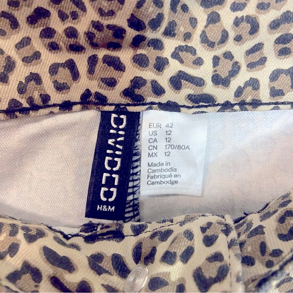 DIVIDED Cheetah Print Jeans - Stretch, Skinny , No Back Pockets - Picture 3 of 5